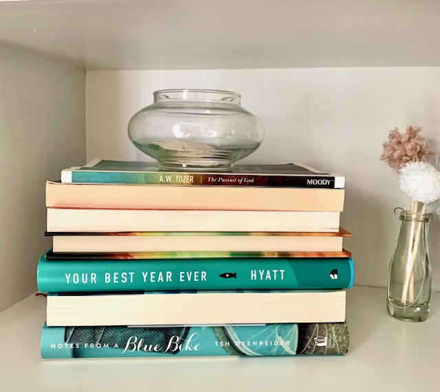 5 ways to add style using books - Home Styling Studio